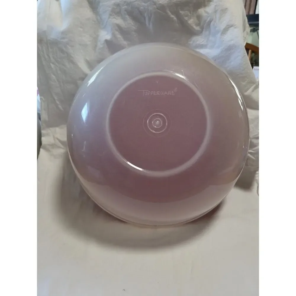 Tupperwae Vintage Fix / Mix Bowl Clear Bottom Red Lid
